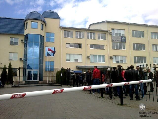 В СБУ назвали головну версію інциденту біля польського консульства в Луцьку