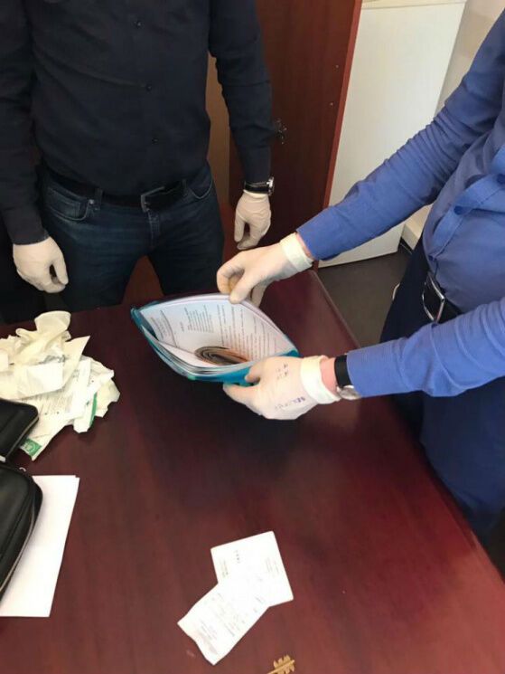 На Київщині чиновників з Фонду державного майна затримали на хабарництві