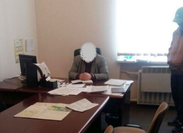 На Київщині чиновників з Фонду державного майна затримали на хабарництві