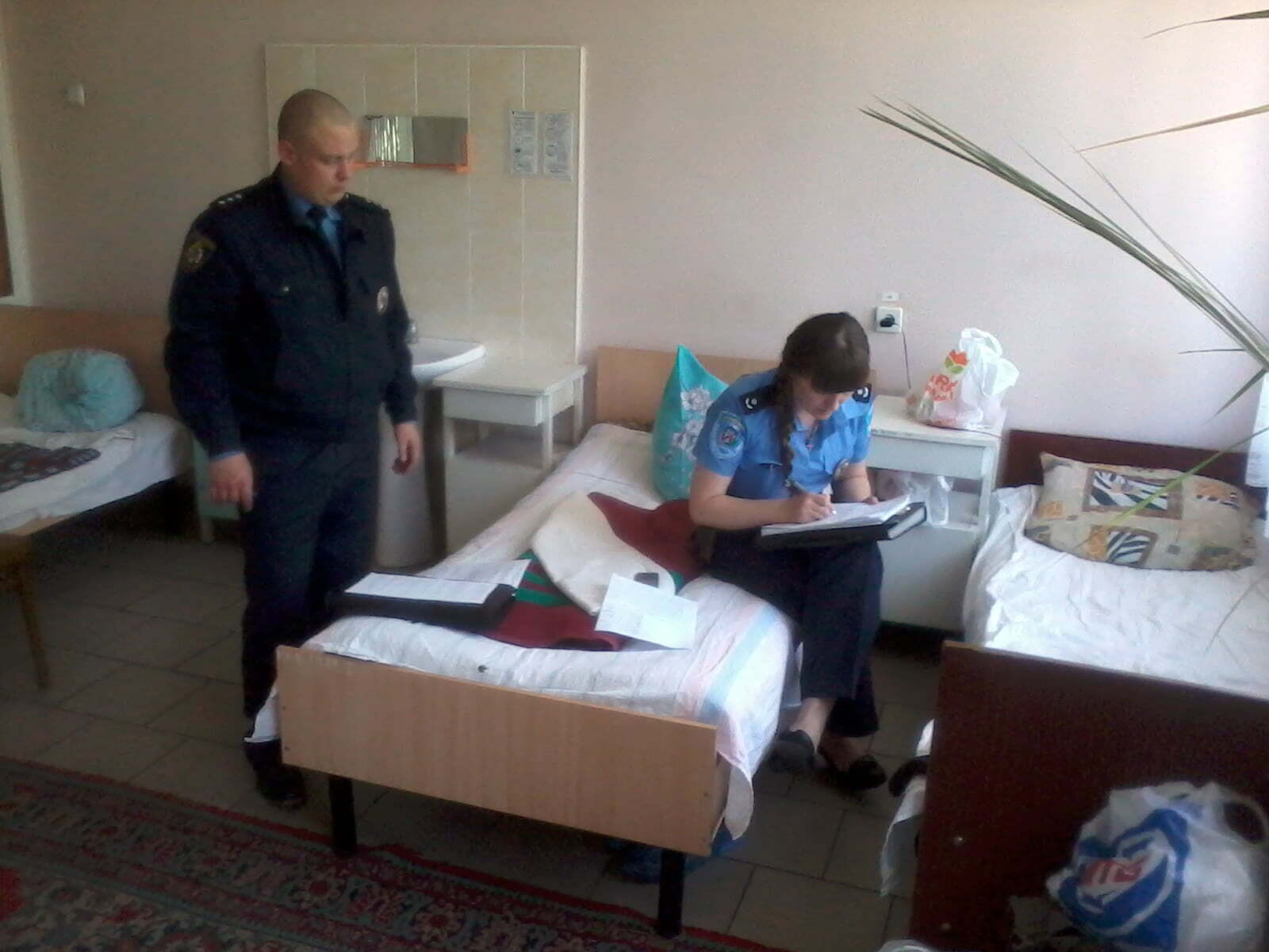 Журналіста ''СтопКору'' з Марганця у лікарні навідали поплічники скандального депутата Бондаренка