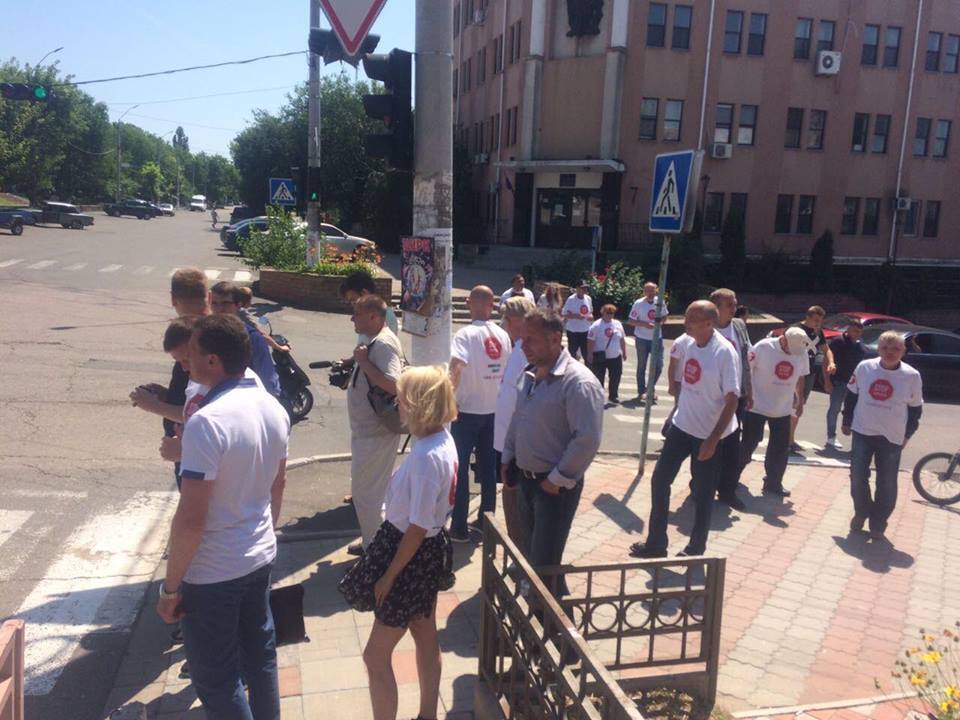 Бодігарди мера Чорноморська перешкоджали роботі журналістки ''СтопКору''