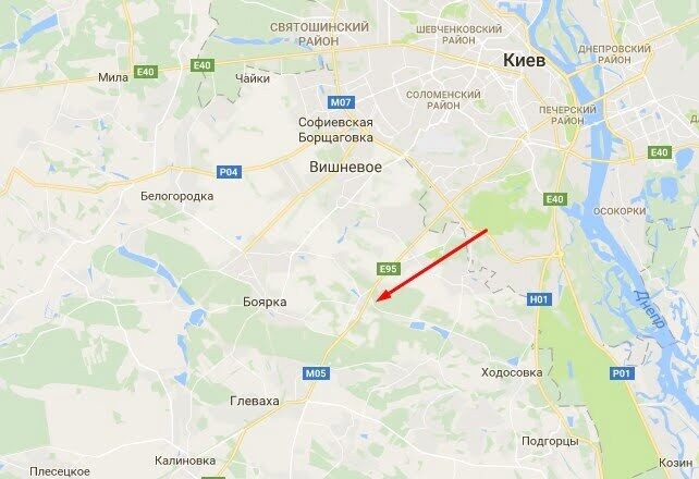 Під Києвом на Одеській трасі сталася серйозна аварія за участю військових: опубліковані кадри