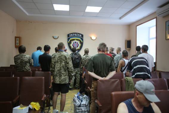 У Києві затримали проплачених активістів, які видавали себе за ветеранів АТО – кадри