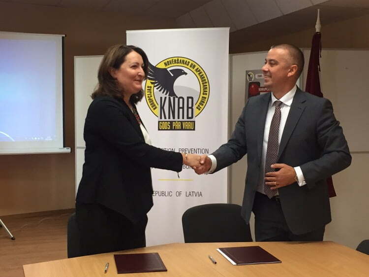 Латвія допомагатиме Україні боротися з корупціонерами: Рига і Київ прийняли важливий меморандум
