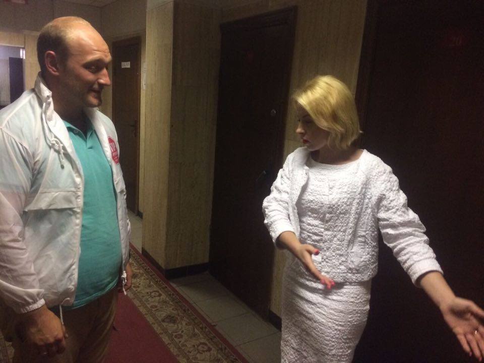 За даними ''СтопКору'', суддя у справі про адмінкорупцію заступника голови НАЗК Радецького з п'ятниці перебуває у нарадчій кімнаті
