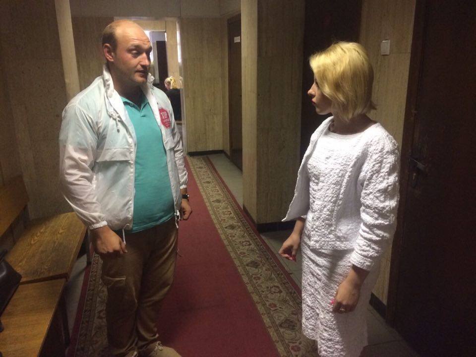 За даними ''СтопКору'', суддя у справі про адмінкорупцію заступника голови НАЗК Радецького з п'ятниці перебуває у нарадчій кімнаті