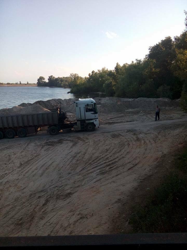 ''СтопКор'' підтримав безстрокову акцію проти видобутку піску на Херсонщині