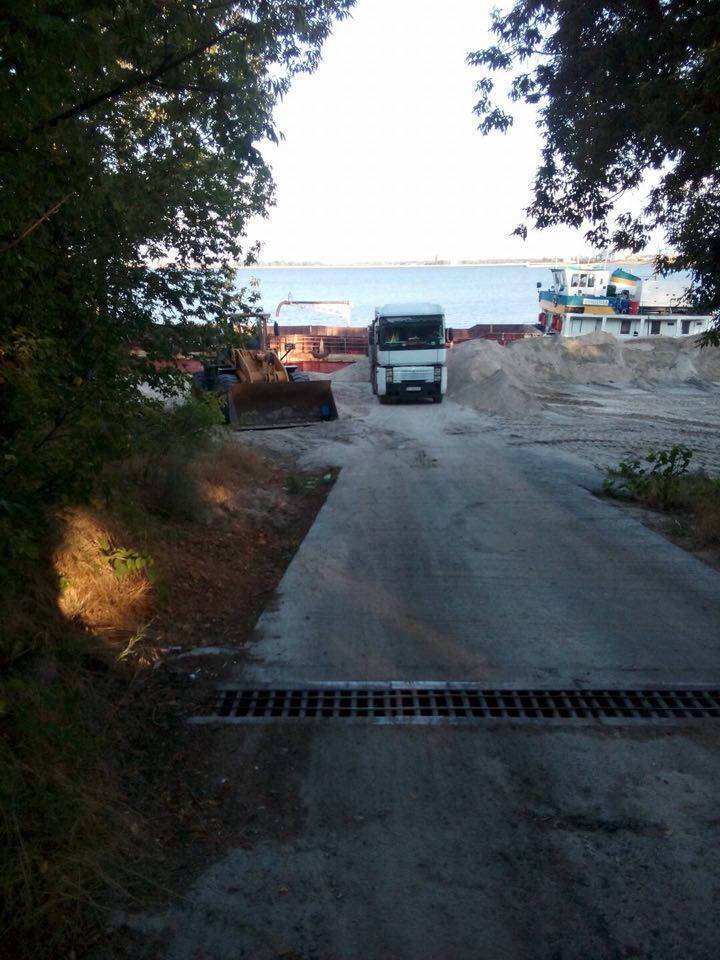 ''СтопКор'' підтримав безстрокову акцію проти видобутку піску на Херсонщині