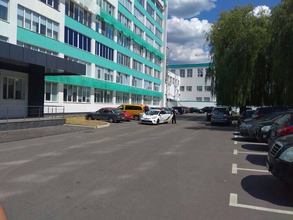 Активісти ''Стоп корупції'' пікетували завод з виробництва ліків через неякісний інсулін