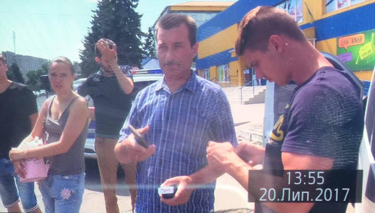 Особи, які можуть бути причетні до оточення нардепа Юрчишина, заблокували роботу ''СтопКору'' у Хмільнику