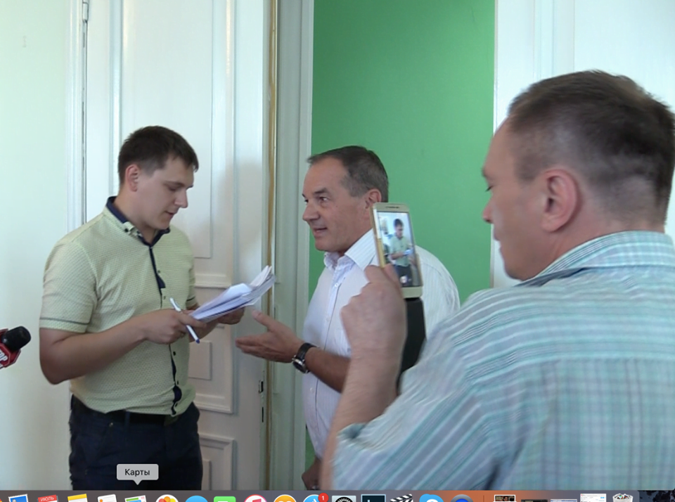 Мер Глухова Терещенко на очах у ''СтопКору'' відмовився підписувати протокол про адмінкорупцію
