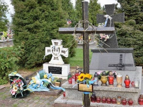 У польських Грушовичах відновили хрест з демонтованого пам'ятника УПА