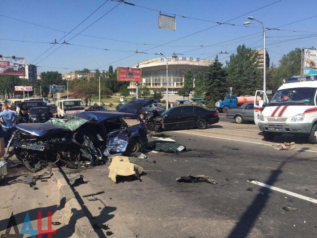 У Захарченка розповіли подробиці страшної аварії в Донецьку – число жертв зростає