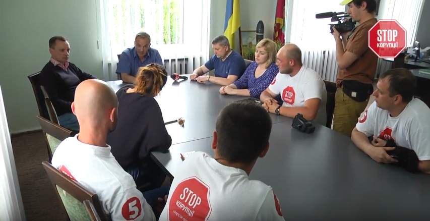 Глухівська народна республіка: журналісти викрили вражаючі факти злочинної діяльності оточення ''європейського мера''