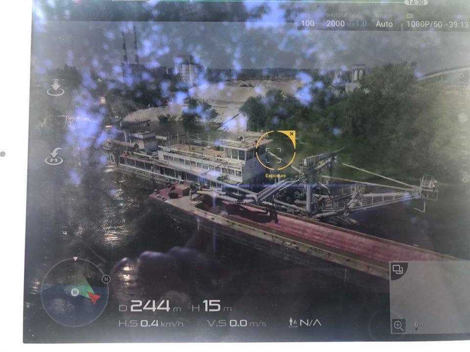 ''СтопКор'' викрив незаконну точку видобутку піску біля Південного мосту у Києві