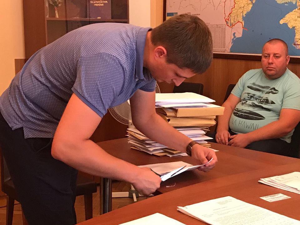 ''СтопКор'' слідкував за процесом відкриття конвертів фірм кандидатів на пасажирські перевезення в Київській області