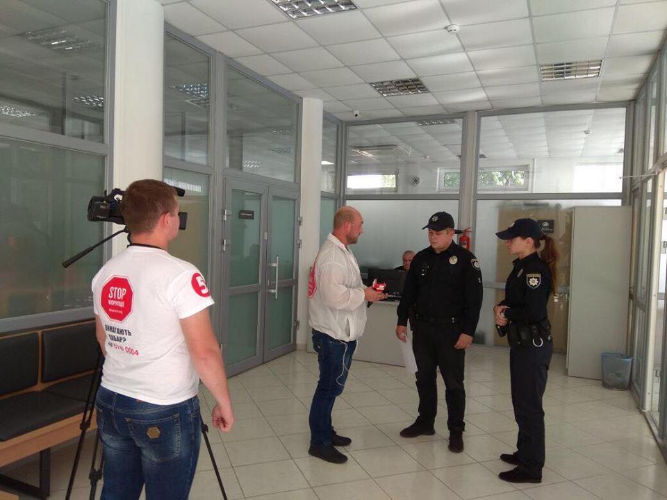 ''СтопКор'' спіймав керівника інспекції ДАБК Львова на прогулі