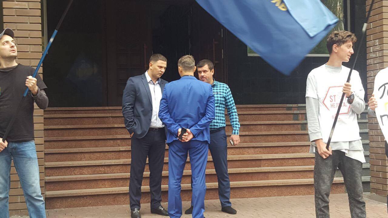 Головний коп Голосіївського району пообіцяв ''СтопКору'' піти у відставку, якщо підтвердиться зв'язок поліції з піщаними браконьєрами на Видубичах