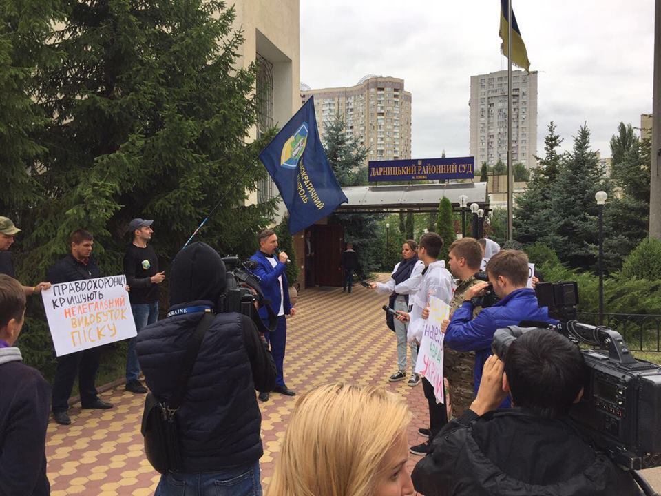 ''СтопКор'' з'ясував, коли буде суд у скандальній справі щодо видобутку піску на Видубичах у Києві