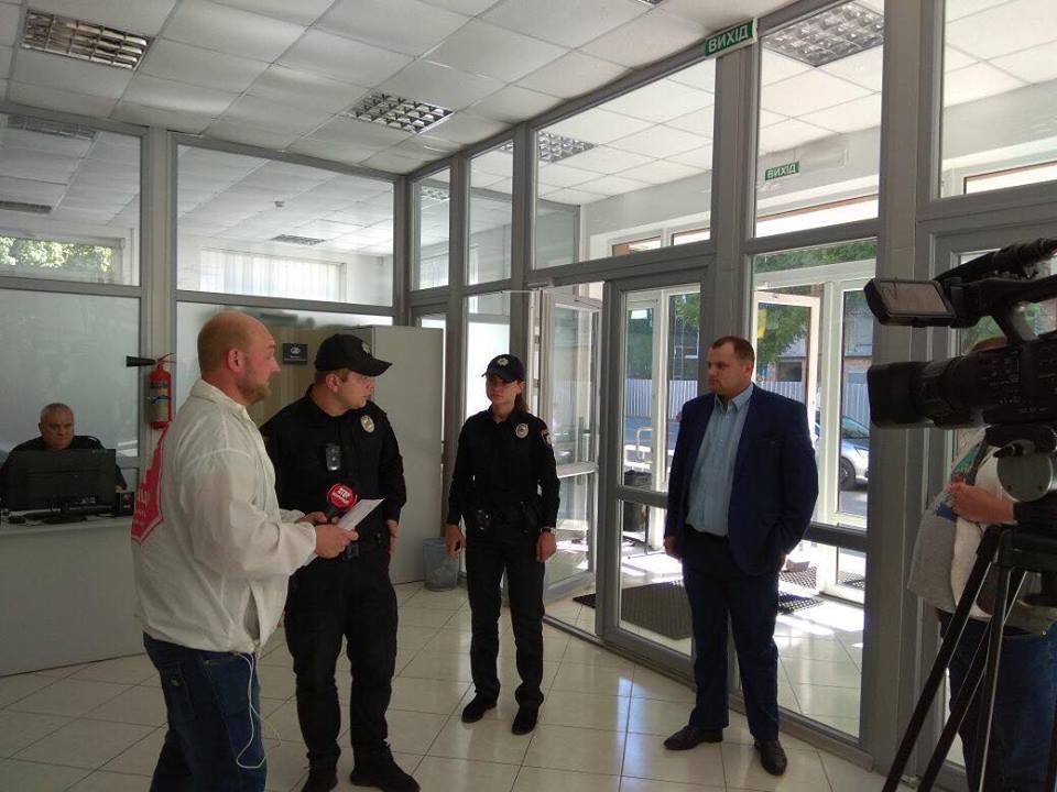 ''СтопКор'' спіймав керівника інспекції ДАБК Львова на прогулі