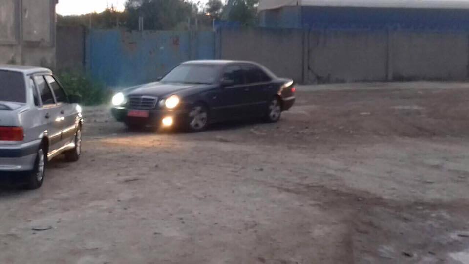 За даними ''СтопКору'', тітушкам на піщаній точці на Видубичах платять по 100 доларів за ніч