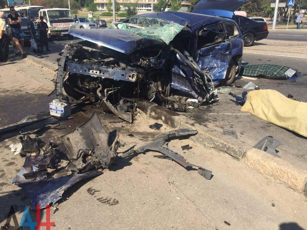 У Захарченка розповіли подробиці страшної аварії в Донецьку – число жертв зростає