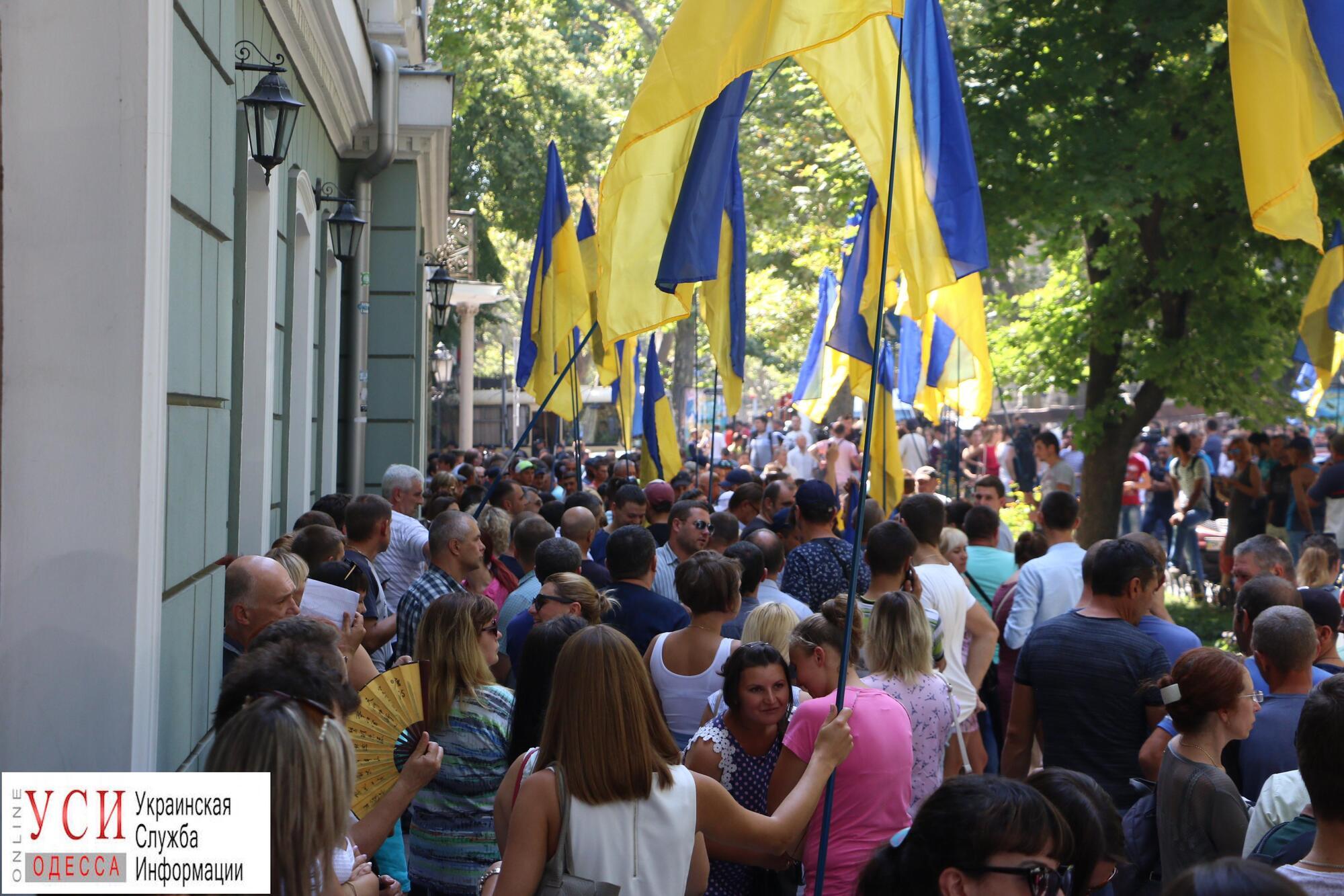 В Одесі біля обласної прокуратури відбувся масштабний мітинг: люди втомилися від бандитського свавілля і звинувачують градоначальника