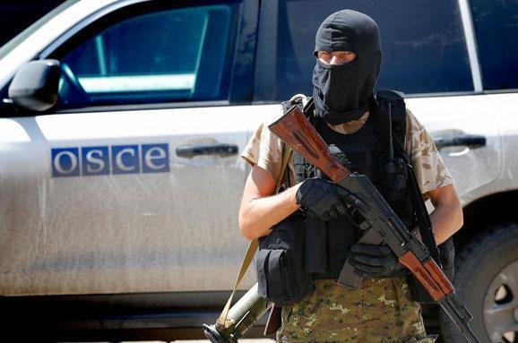 Бойовики понад сім годин утримували вантажівку ОБСЄ на Донеччині
