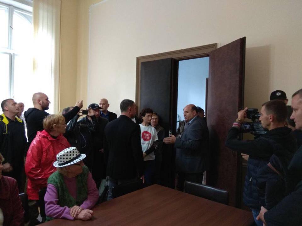 Чернівецька облрада в останній момент відмовила ''СтопКору'' у приміщенні для прес-конференції