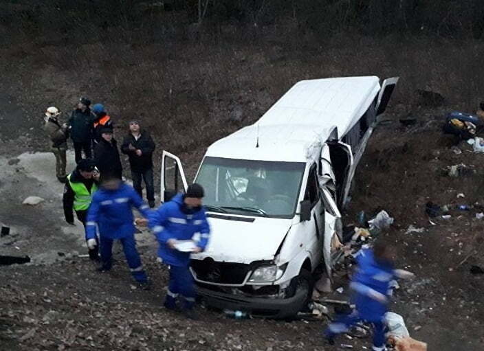 У Росії розбився автобус з українцями: ЗМІ опублікували фото з місця ДТП і назвали кількість загиблих