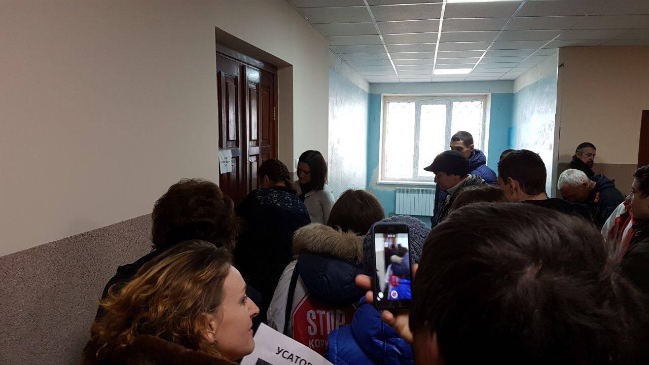 За даними ''СтопКору'', засідання у справі про виселення жителів гуртожитку у Вишневому перенесли через п'яну ДТП судді