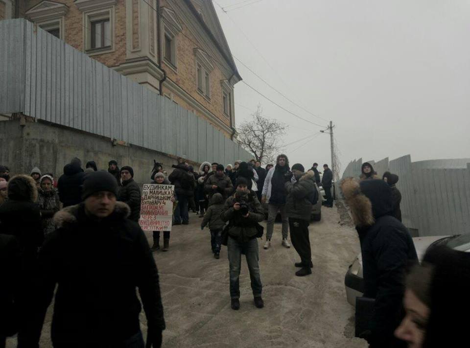 ''СтопКор'' став свідком інспекції мера Кличка будівництва на Мічуріна у Києві