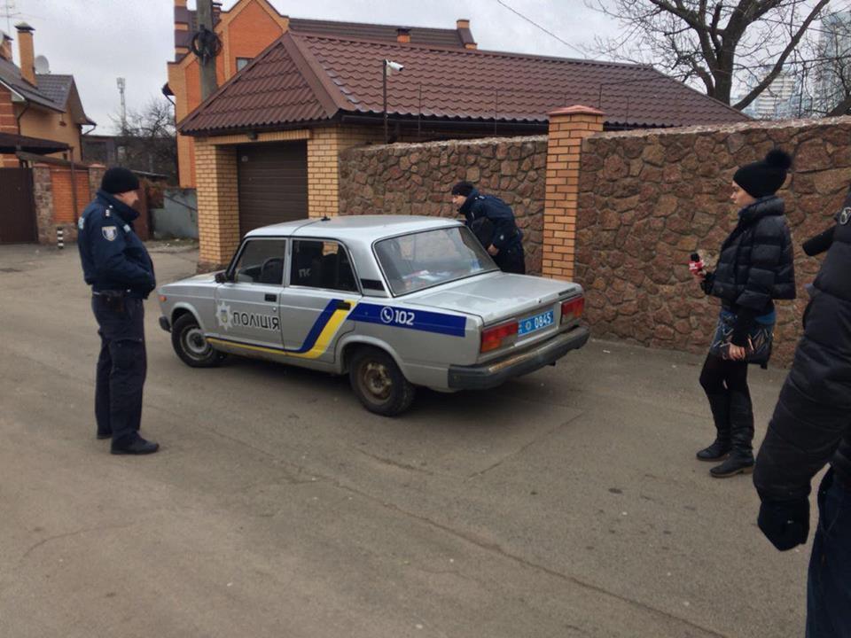 ''СтопКор'' провів пікнік на березі озера, яке намагалася захопити партнерка екс-міністра Присяжнюка