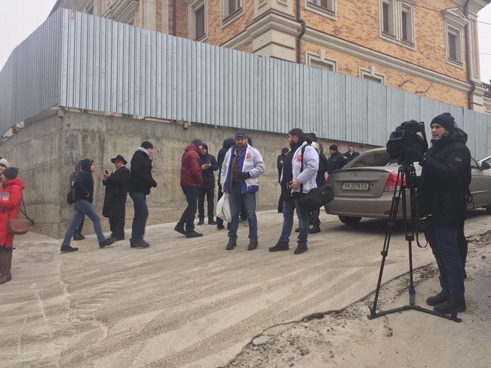 ''СтопКор'' став свідком інспекції мера Кличка будівництва на Мічуріна у Києві