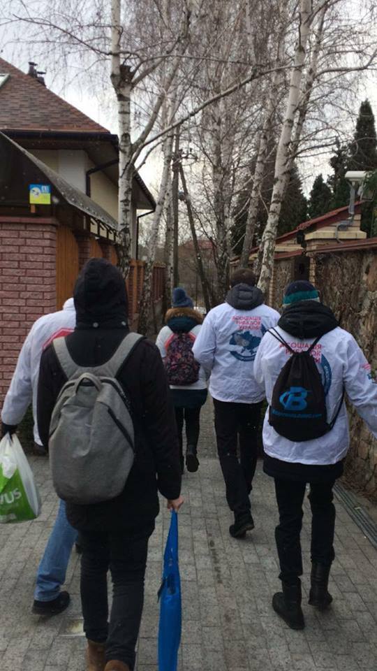 ''СтопКор'' провів пікнік на березі озера, яке намагалася захопити партнерка екс-міністра Присяжнюка