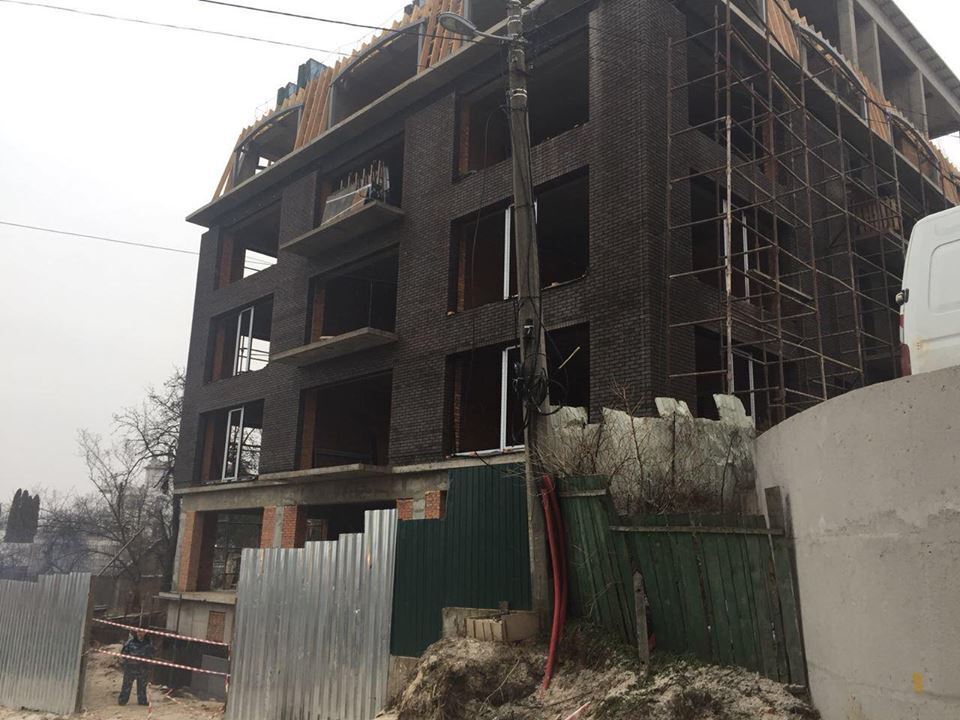 ''СтопКор'' став свідком інспекції мера Кличка будівництва на Мічуріна у Києві