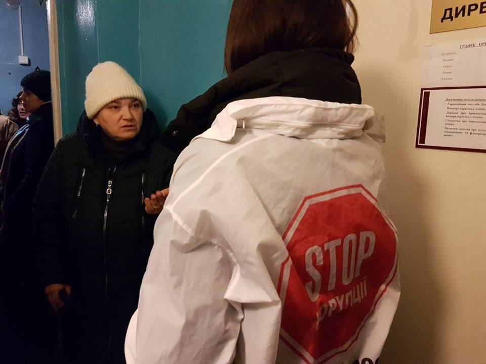 ''СтопКор'' дізнався, чому власники підприємства хочуть виселити людей з гуртожитку на Київщині