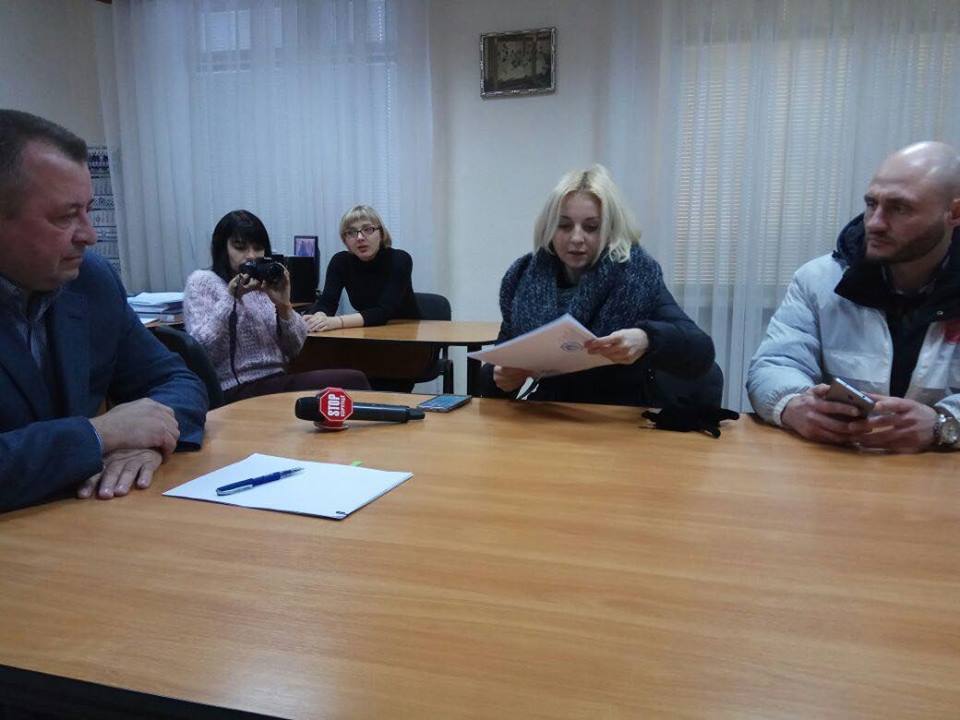 ''СтопКор'' ознайомив керівників Херсона з аферами, пов'язаними із захопленням підприємств у місті, у яких фігурує екс-мер Сальдо