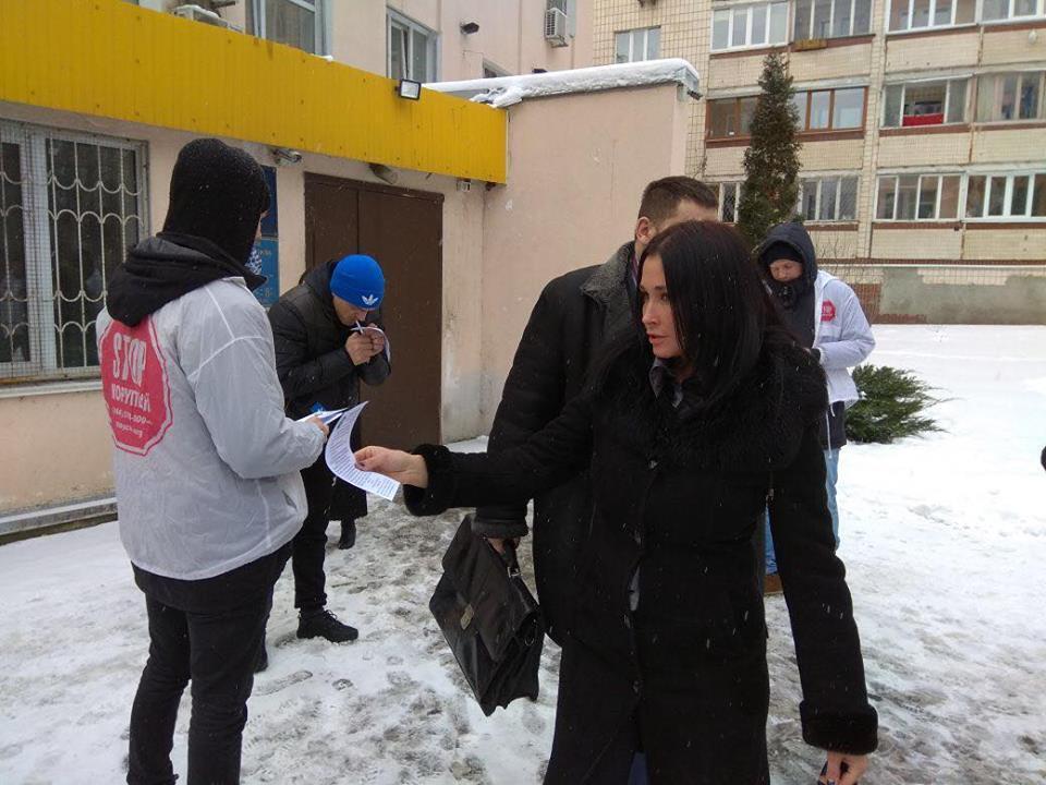 ''СтопКор'' провів виїзну громадську приймальню під стінами Голосіївського суду Києва