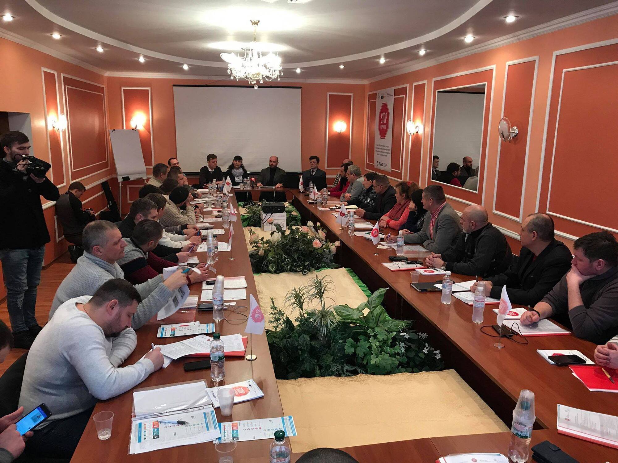 Активісти ''Стоп корупції'' відкрили навчання у Школі громадянської освіти