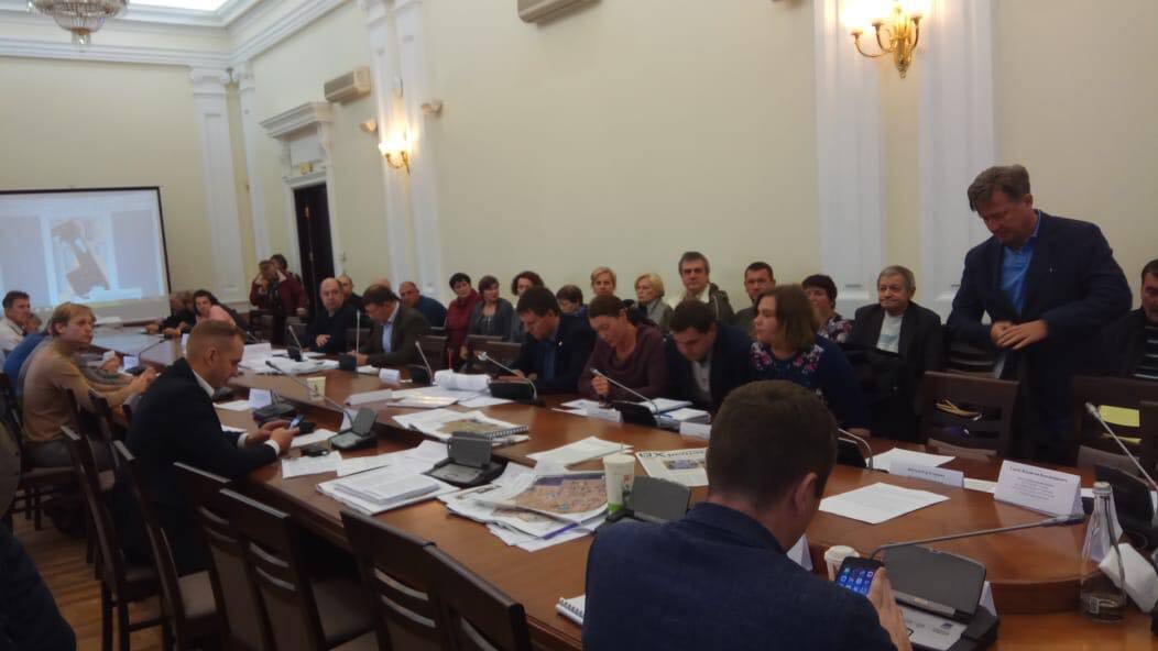 Київські депутати готові відібрати у рейдерки Софієнко землю на Осокорках
