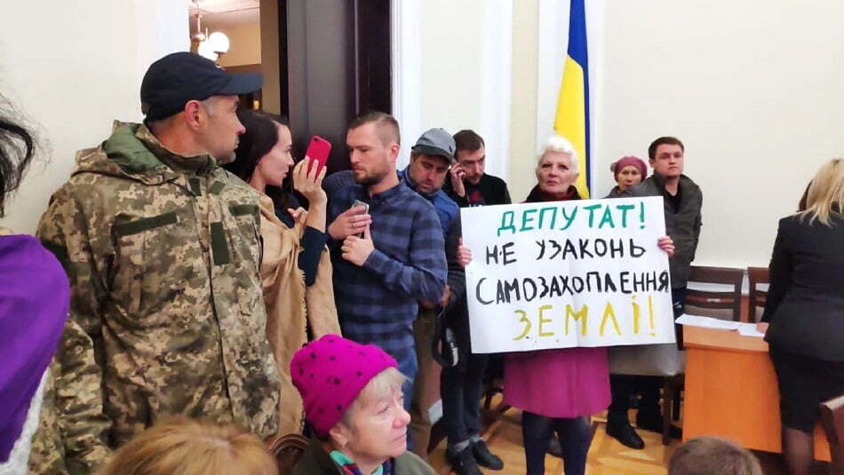 Друге Межигір’я: у поплічниці Януковича Лесі Софієнко забирають самозахоплену землю