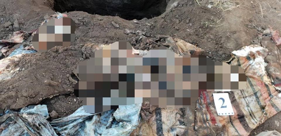 “Віддавали вуха собакам, а трупи закопували у дворі” – упродовж року на Дніпропетровщині громадянин РФ зі спільниками вбивали людей