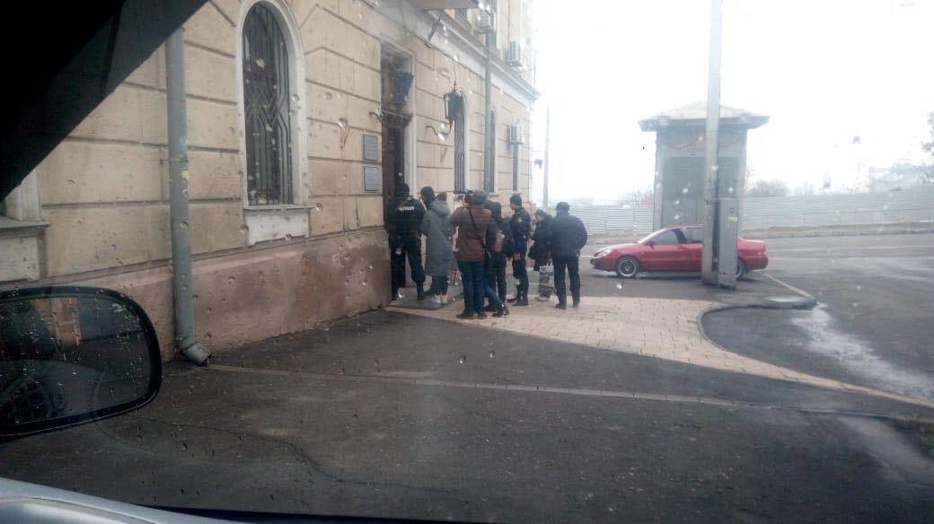 Біганина і хованки: як скандальна в.о. ректора Одеського медуніверситету спілкується з журналістами