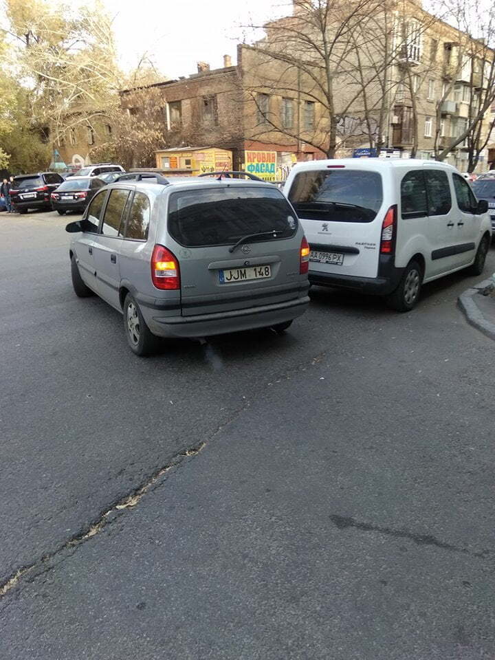 Соцмережі ''прославили'' проросійського таксиста з Дніпра: ''чекає своїх'' з РФ і обожнює Путіна – фото