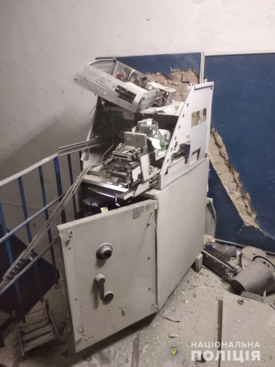 У Харкові невідомі підірвали банкомат і забрали всі гроші (ВІДЕО)