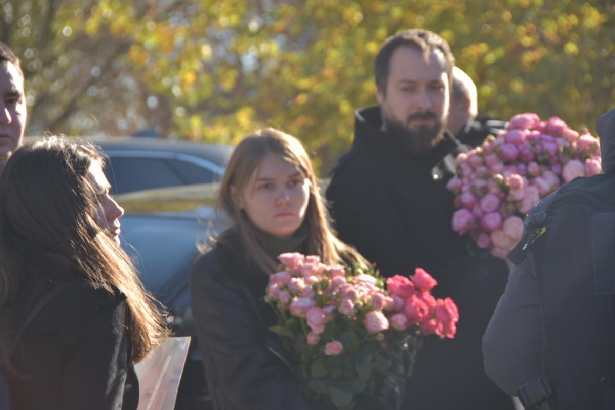 Кадри з церемонії прощання з активісткою Катериною Гандзюк