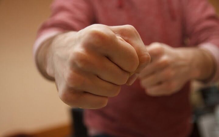 Побиття замовляли? – В Білій Церкві чоловік замовив піцу і побив кур’єра