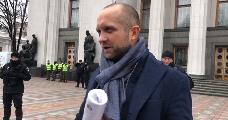 Вимоги мітингарів проти закону про СПЛІТ передали у Раду: до учасників акції вийшов нардеп Поляков