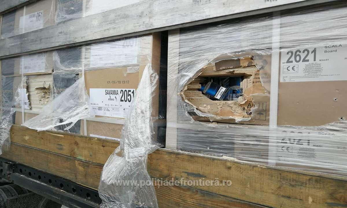 Румунська поліція заарештувала 2 фури з контрабандними цигарками з України, які вивозили поляки